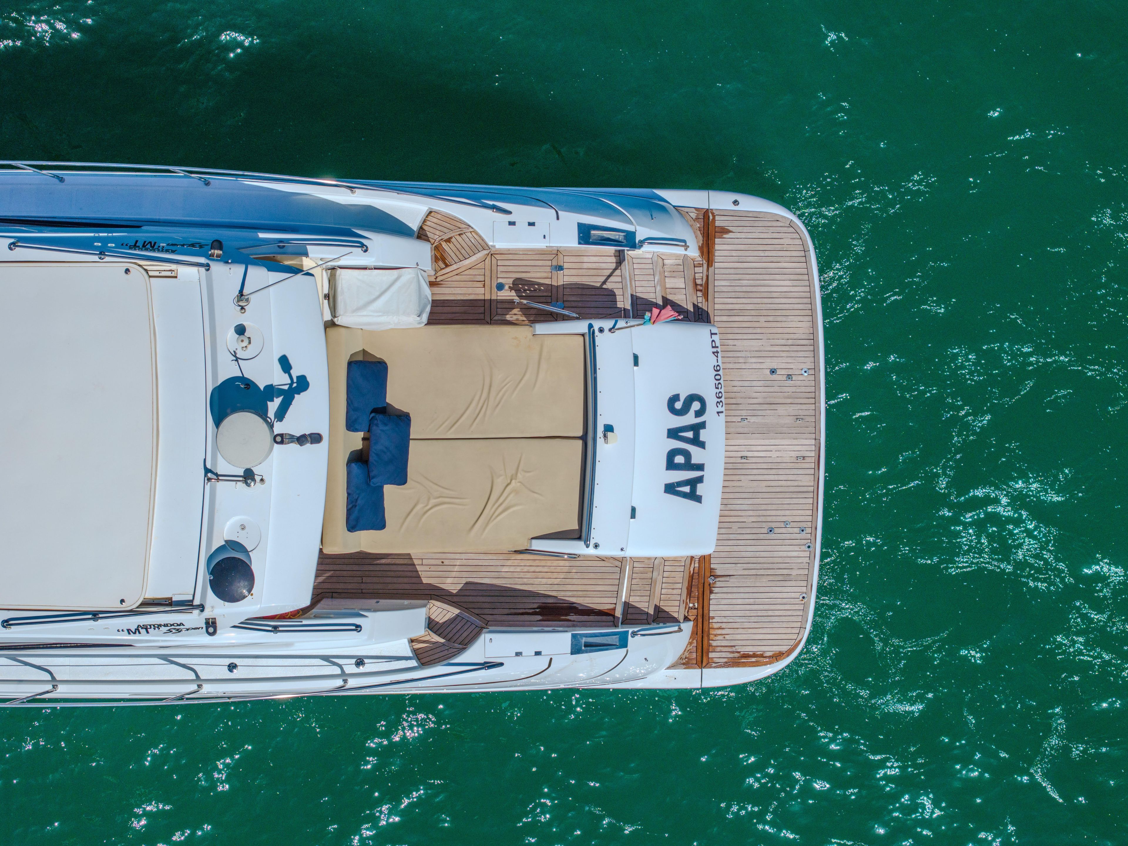 Yacht