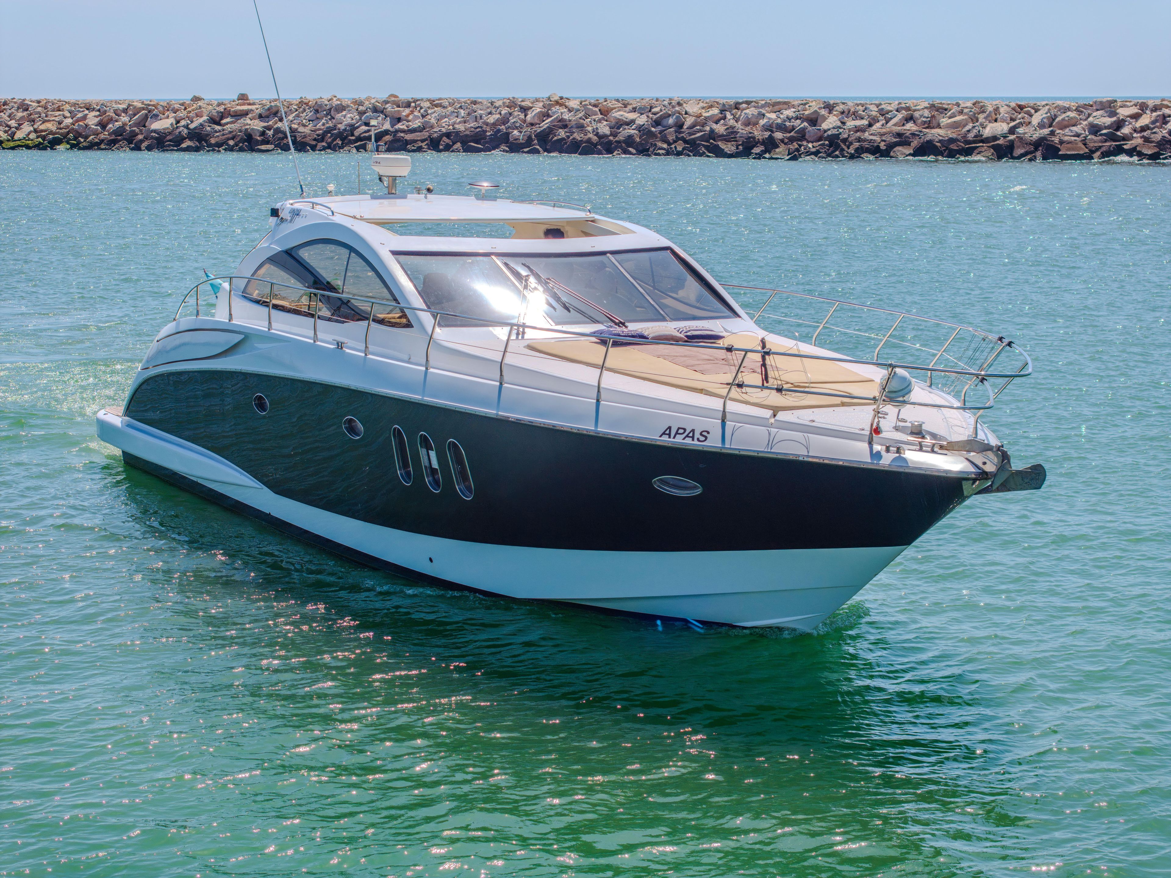 Yacht