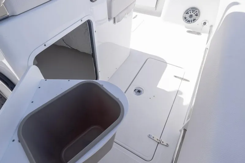  Yacht Photos Pics Interior of 2026 Sea Hunt Gamefish 27, featuring forward seating and storage compartments.