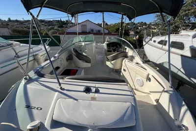 2006 Sea Ray 220 Sundeck