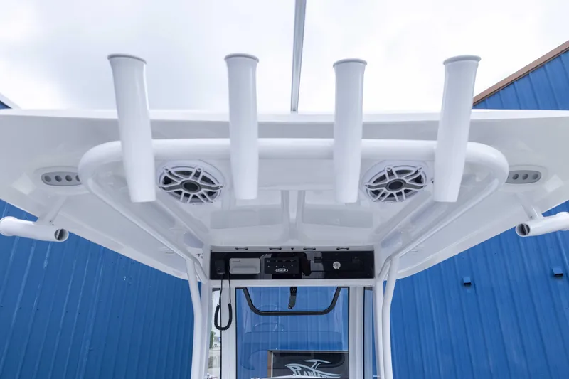  Yacht Photos Pics 2026 Sea Hunt Gamefish 27 Coffin Box boat with rod holders and speakers.