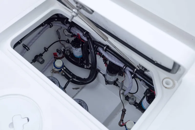  Yacht Photos Pics 2026 Sea Hunt Gamefish 27 Coffin Box interior showing wiring and components.
