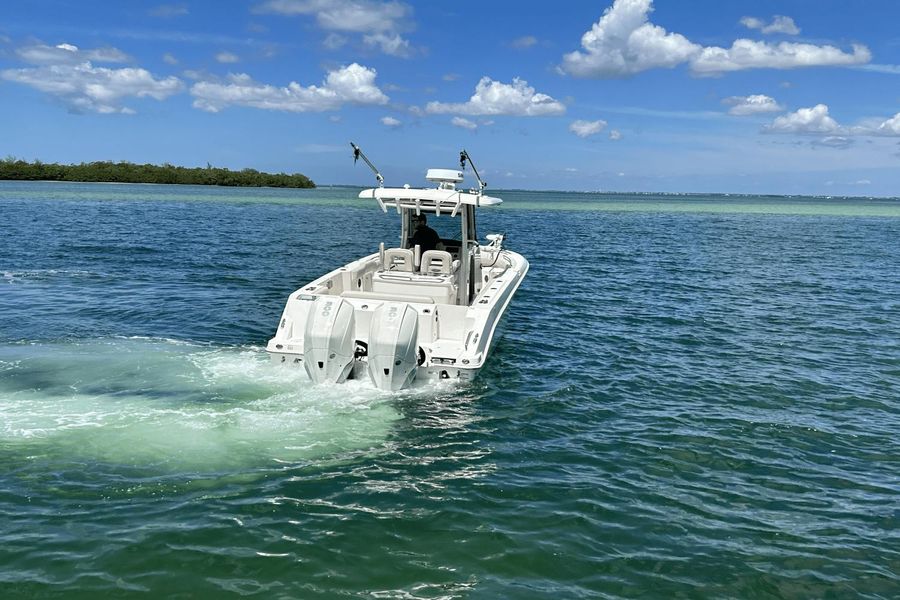 2023 Boston Whaler 280 Outrage