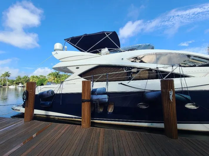 M-waves Yacht Photos Pics 