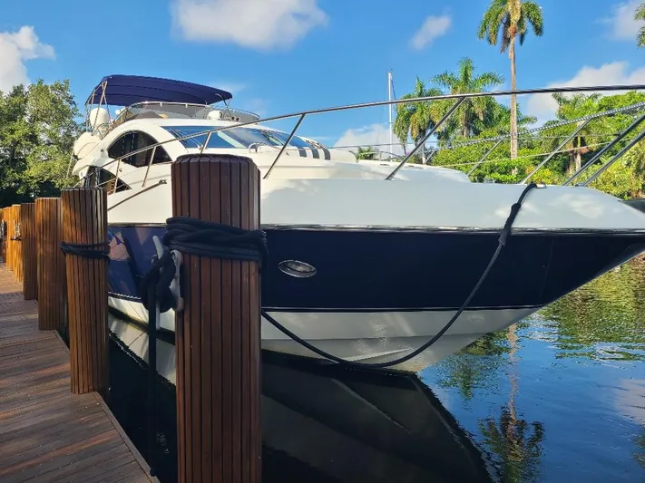 M-waves Yacht Photos Pics 