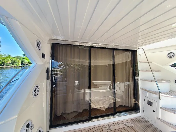 M-waves Yacht Photos Pics 