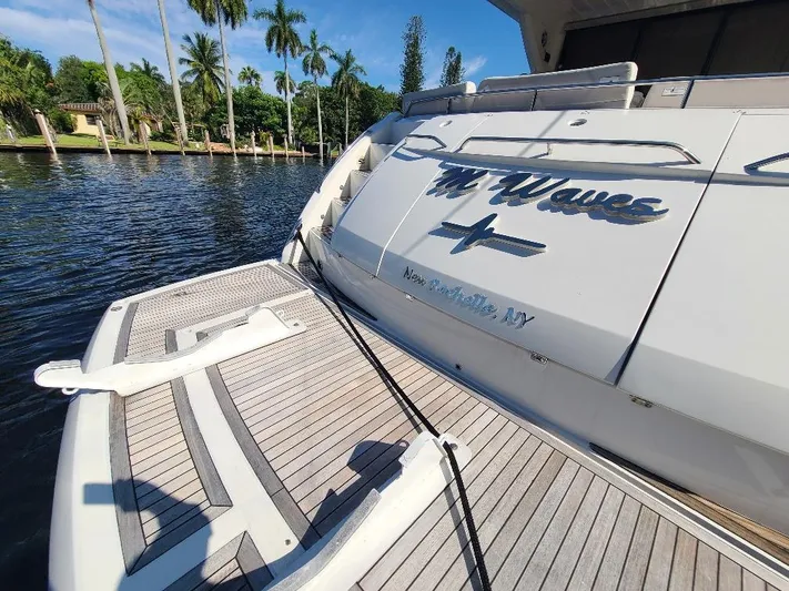 M-waves Yacht Photos Pics 