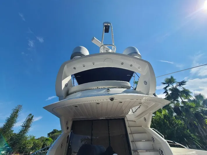 M-waves Yacht Photos Pics 