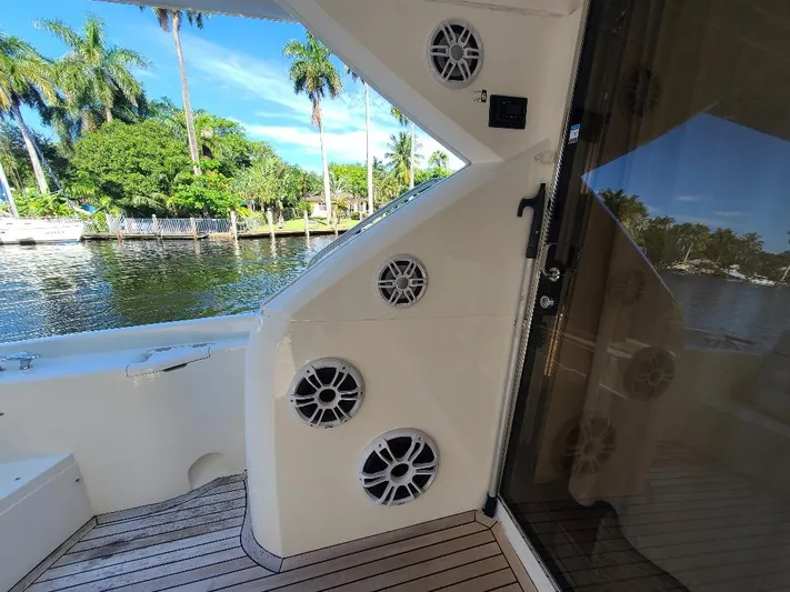 M-waves Yacht Photos Pics 