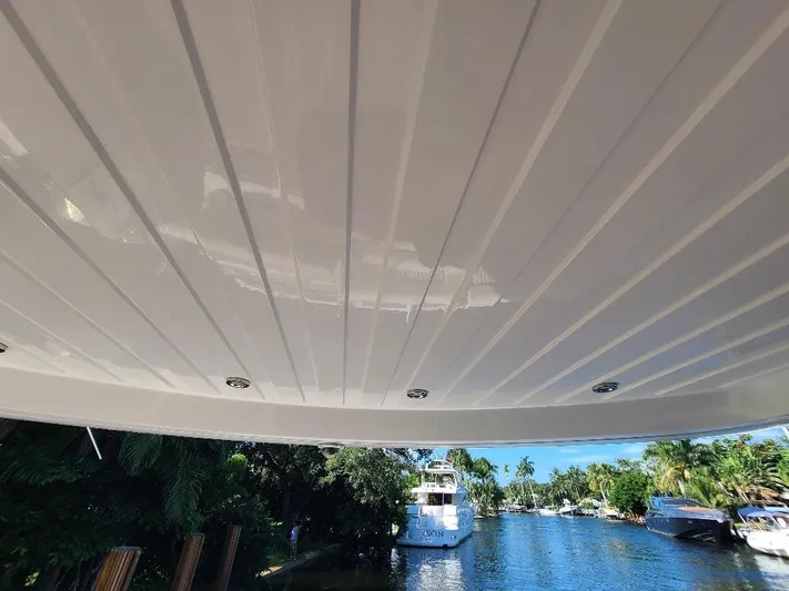 M-waves Yacht Photos Pics 