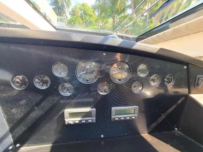 M-waves Yacht Photos Pics 