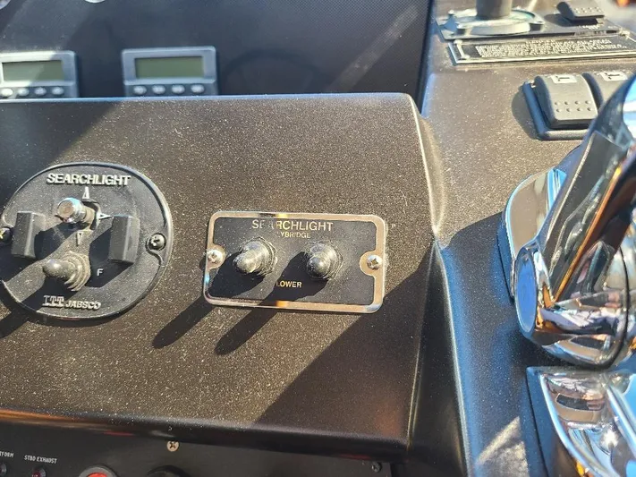 M-waves Yacht Photos Pics 