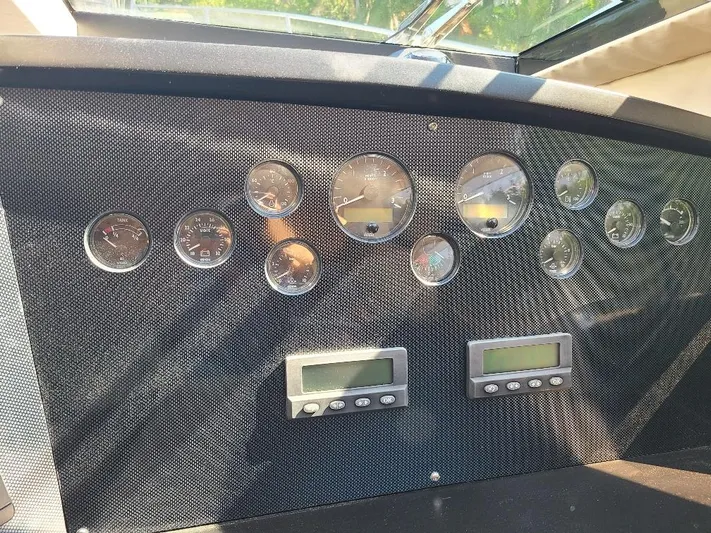 M-waves Yacht Photos Pics 