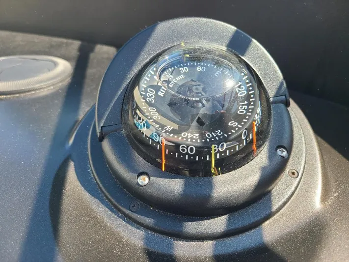 M-waves Yacht Photos Pics 