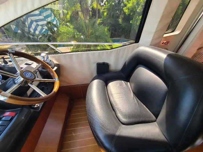 M-waves Yacht Photos Pics 