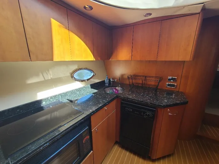 M-waves Yacht Photos Pics 