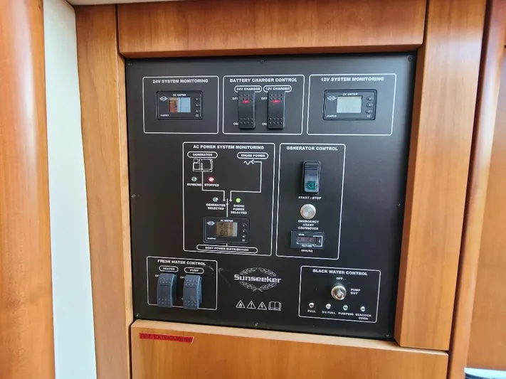 M-waves Yacht Photos Pics 