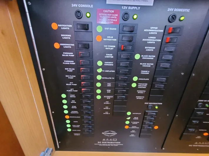 M-waves Yacht Photos Pics 