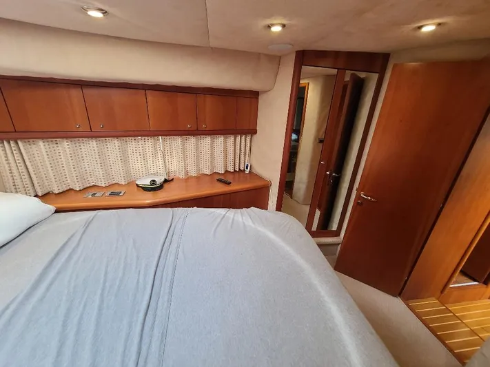 M-waves Yacht Photos Pics 