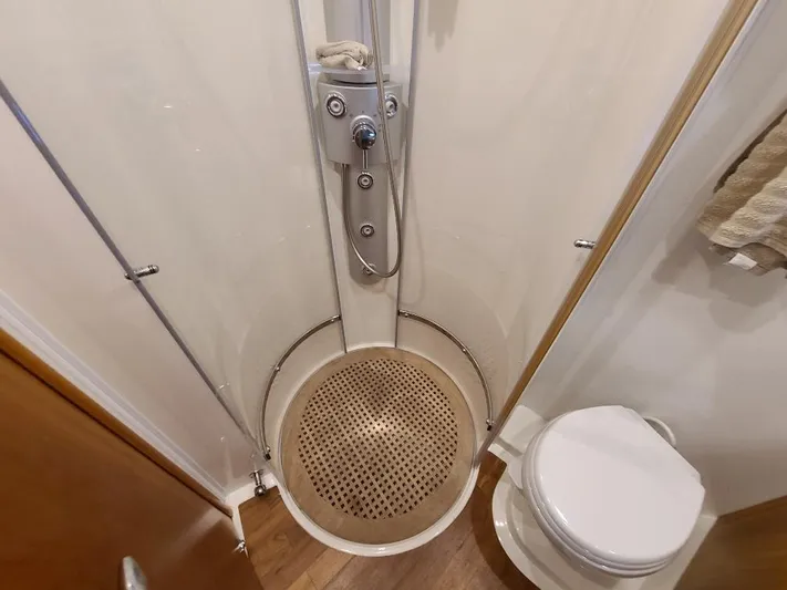 M-waves Yacht Photos Pics 