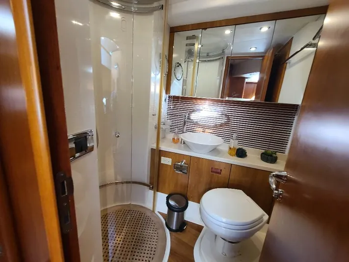 M-waves Yacht Photos Pics 