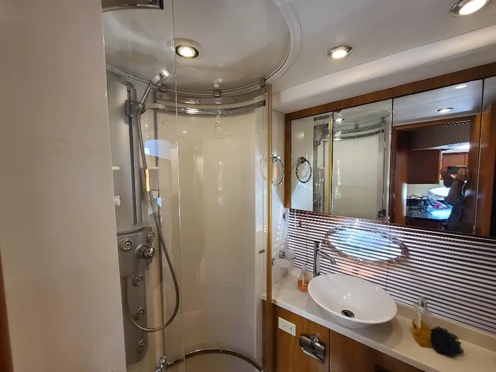 M-waves Yacht Photos Pics 