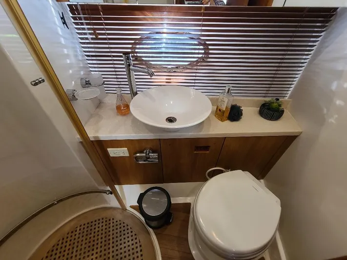 M-waves Yacht Photos Pics 