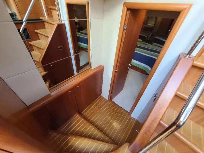 M-waves Yacht Photos Pics 