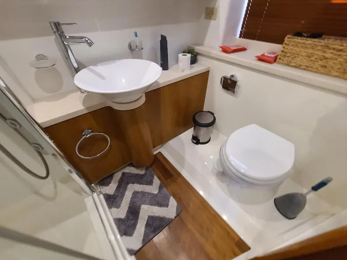 M-waves Yacht Photos Pics 