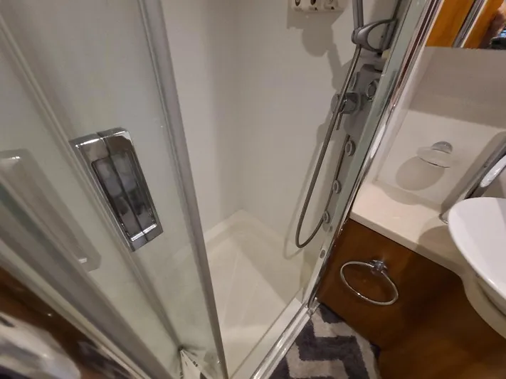 M-waves Yacht Photos Pics 