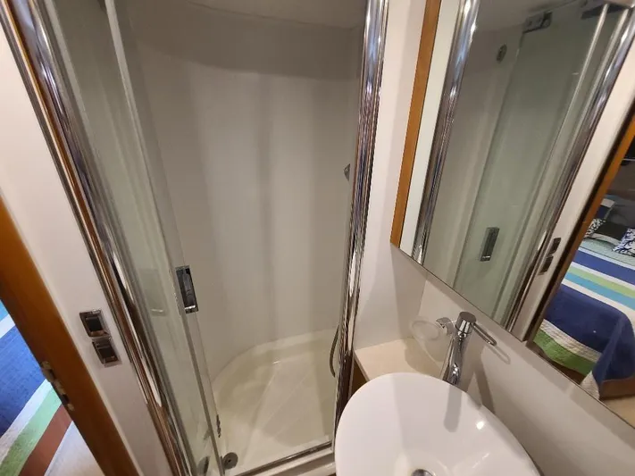 M-waves Yacht Photos Pics 