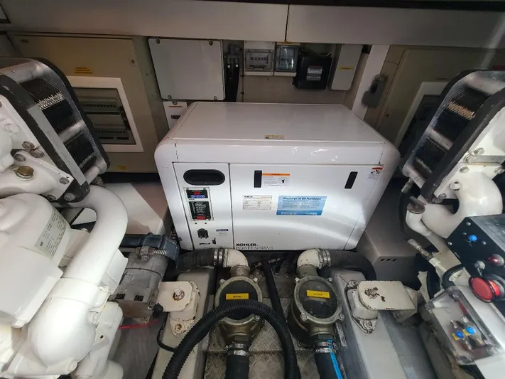 M-waves Yacht Photos Pics 