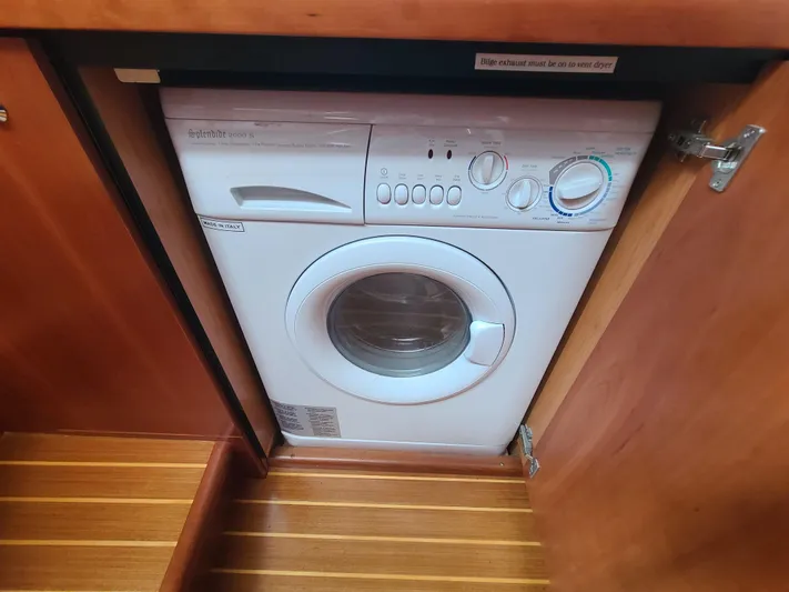 M-waves Yacht Photos Pics 