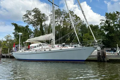 Brewer 42 Center Cockpit