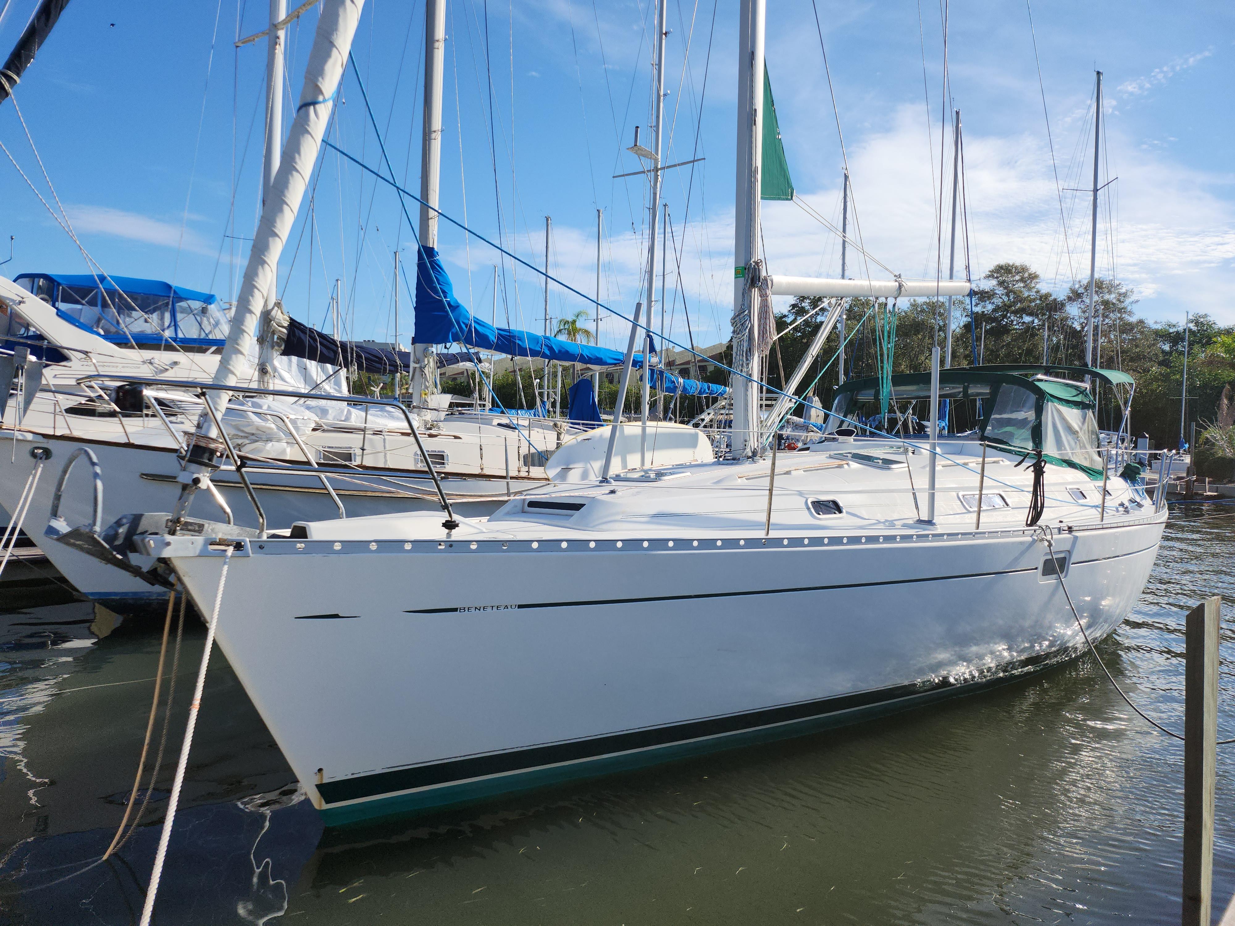 sailboatdata beneteau 381