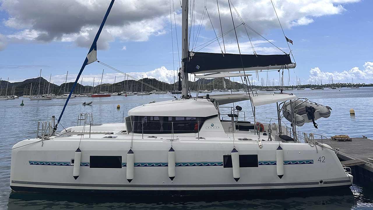 Lagoon 42