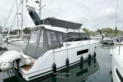 Sealine F380