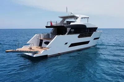 Carboyacht 68