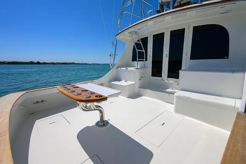 Hurricane Yacht Photos Pics 1997 Garlington 61 Convertible yacht deck with fishing chair, ocean view.