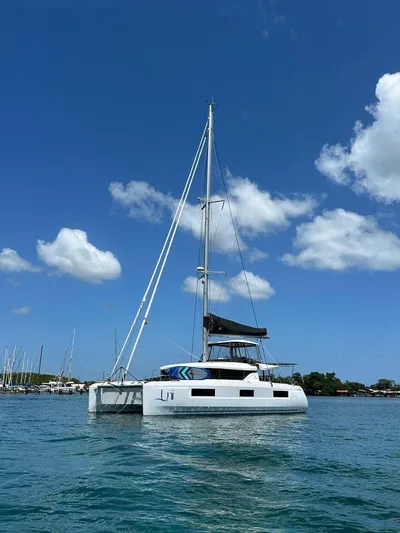 Uni Yacht Photos Pics 