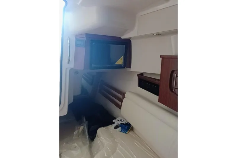 375-307 Brokerage Ron Yacht Photos Pics Interior of 2025 Grady-White Freedom 375 boat with modern amenities.