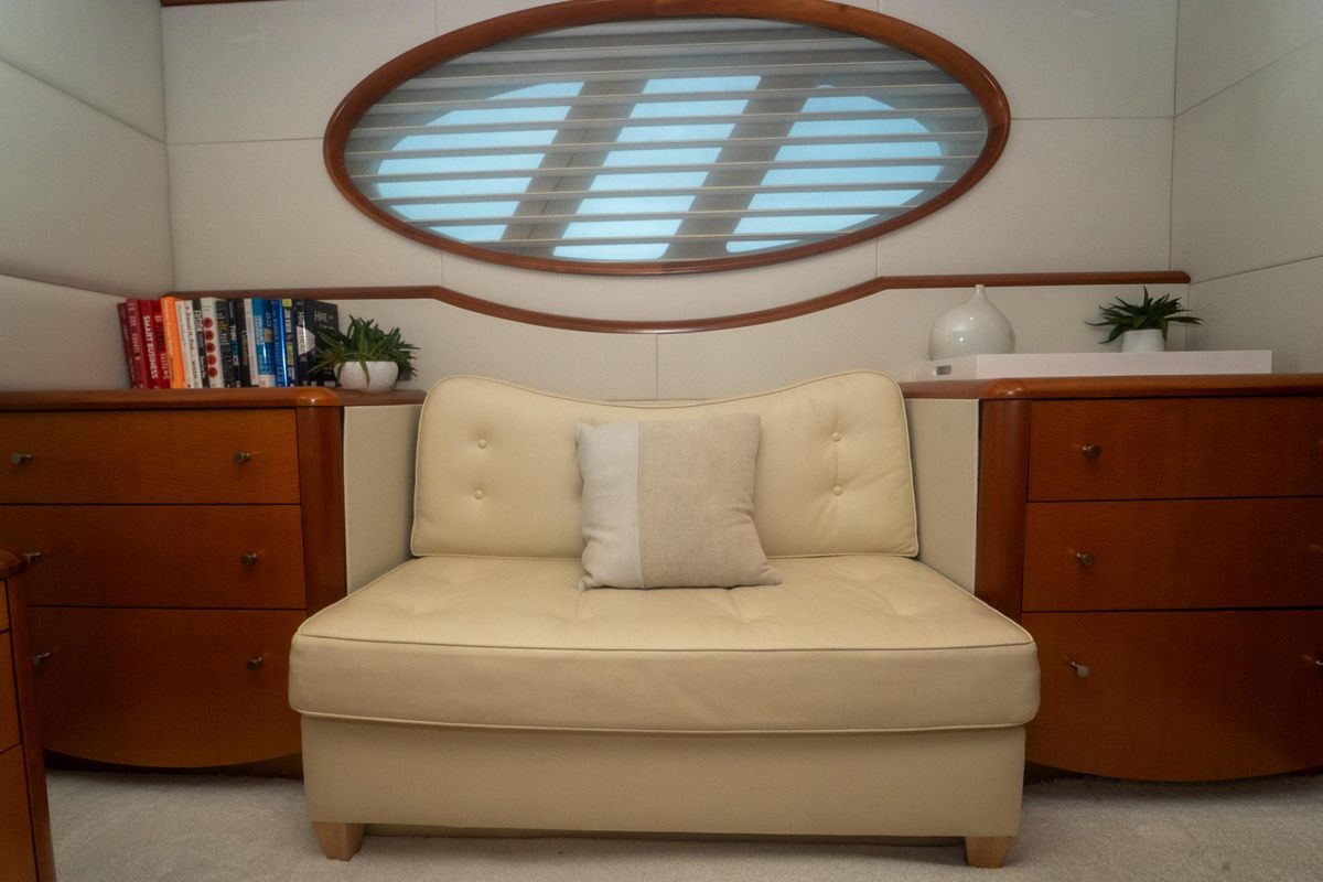2008 Lazzara 84 