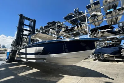 Aviara AV32 Outboard