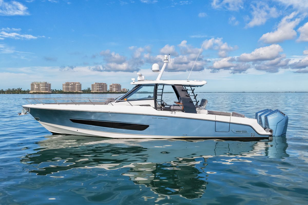 2023 Boston Whaler 42 