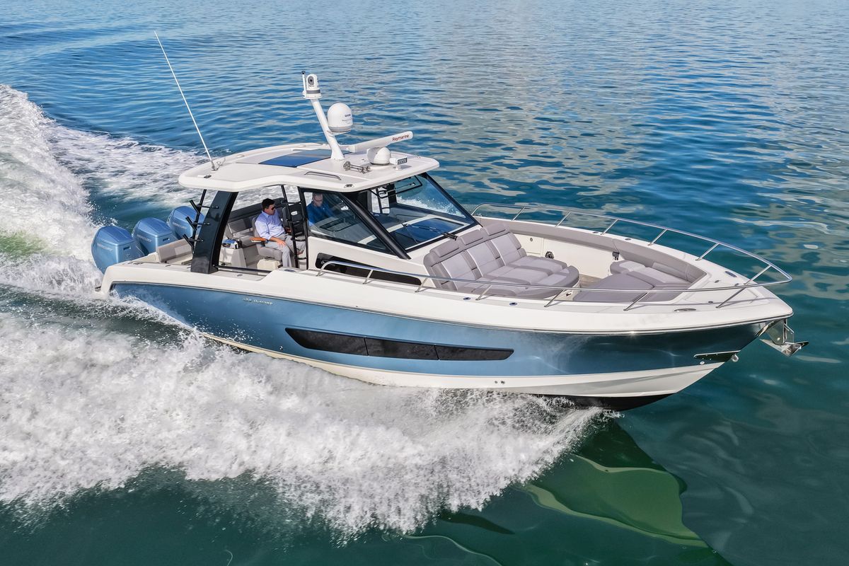 2023 Boston Whaler 42 