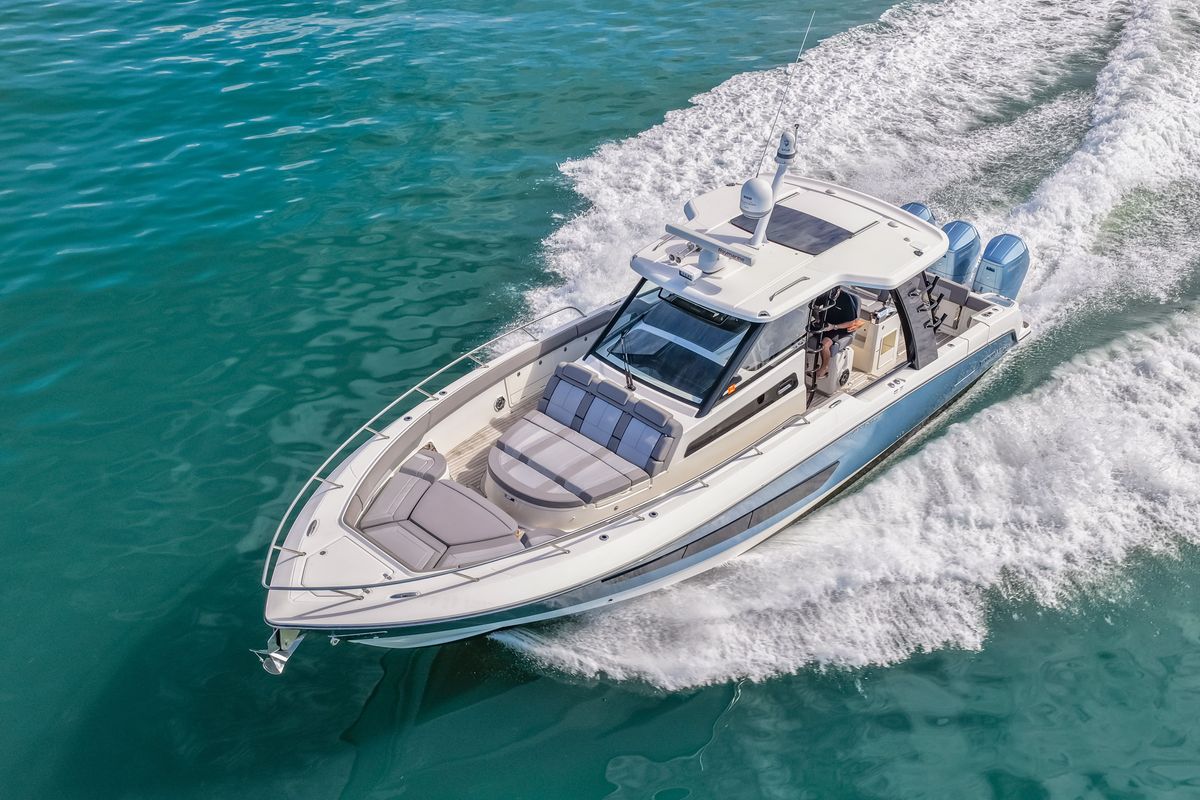 2023 Boston Whaler 42 