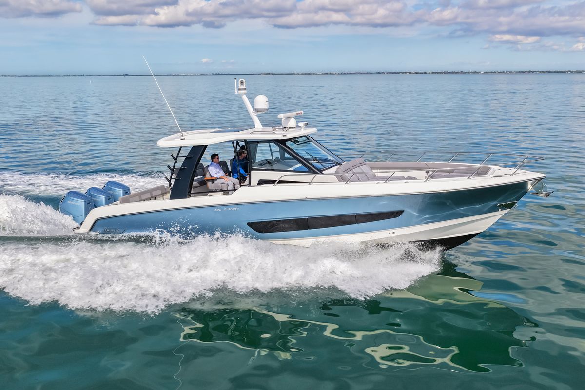 2023 Boston Whaler 42 