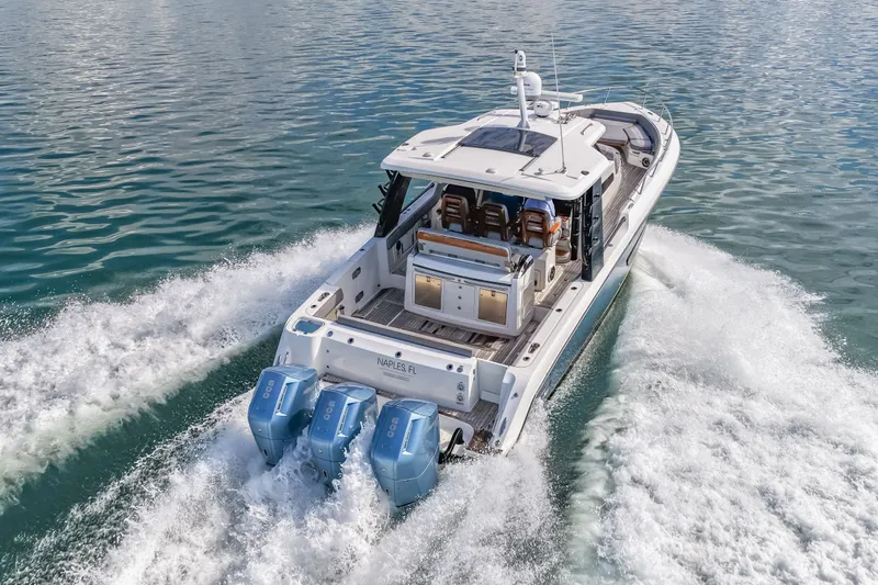  Yacht Photos Pics Boston Whaler 420 Outrage 2023 cruising on water.