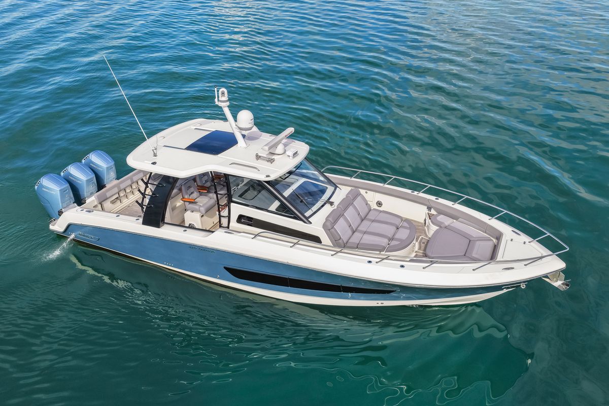 2023 Boston Whaler 42 
