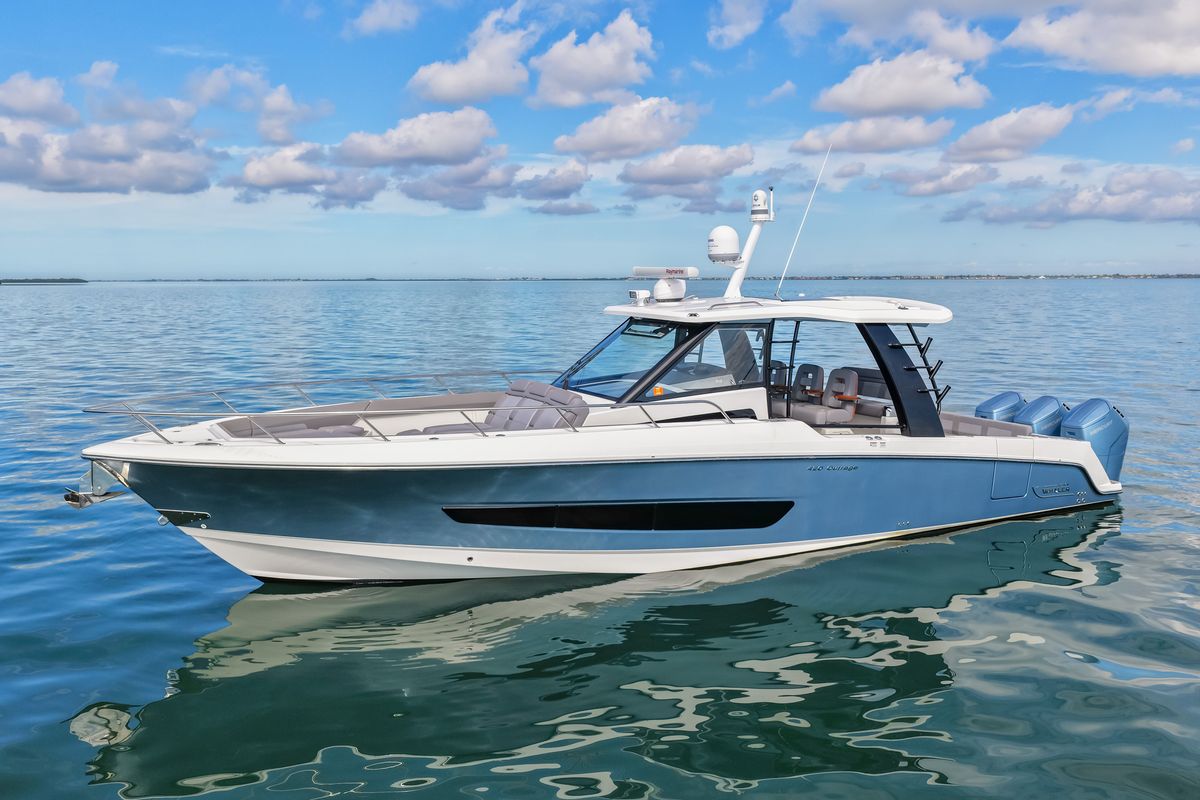 2023 Boston Whaler 42 